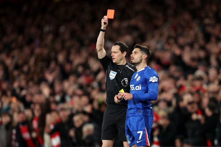 开云体育-内托不知吃到第1张黄牌？英媒：主裁判举牌时间很长足以让他知道